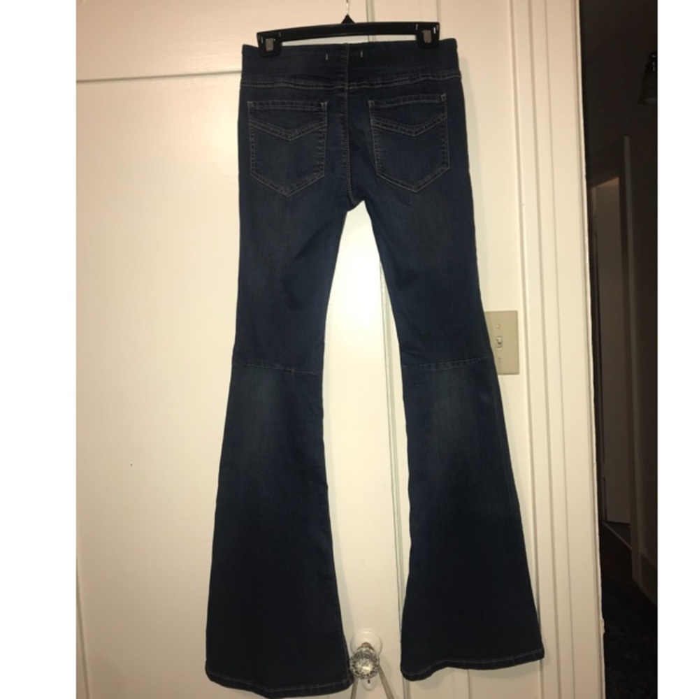 Free People Bell Bottom Flare Denim Jeans. Size 27
